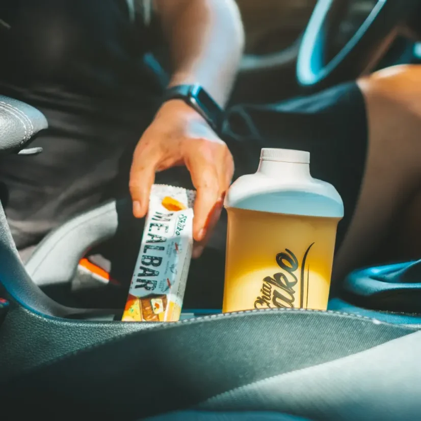 Baton proteic Mealbar – banane în ciocolată 70g